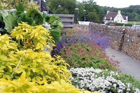 Heyford%20Station%20flowerbed